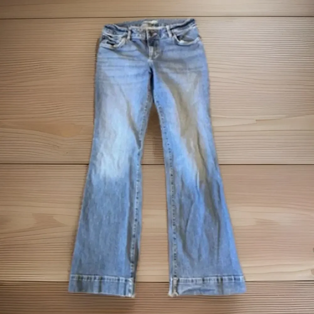 Vintage Y2K Wrangler Flare Jeans Women Sz 30x34 Light Wash Distressed Thrash Hem - Picture 1 of 12